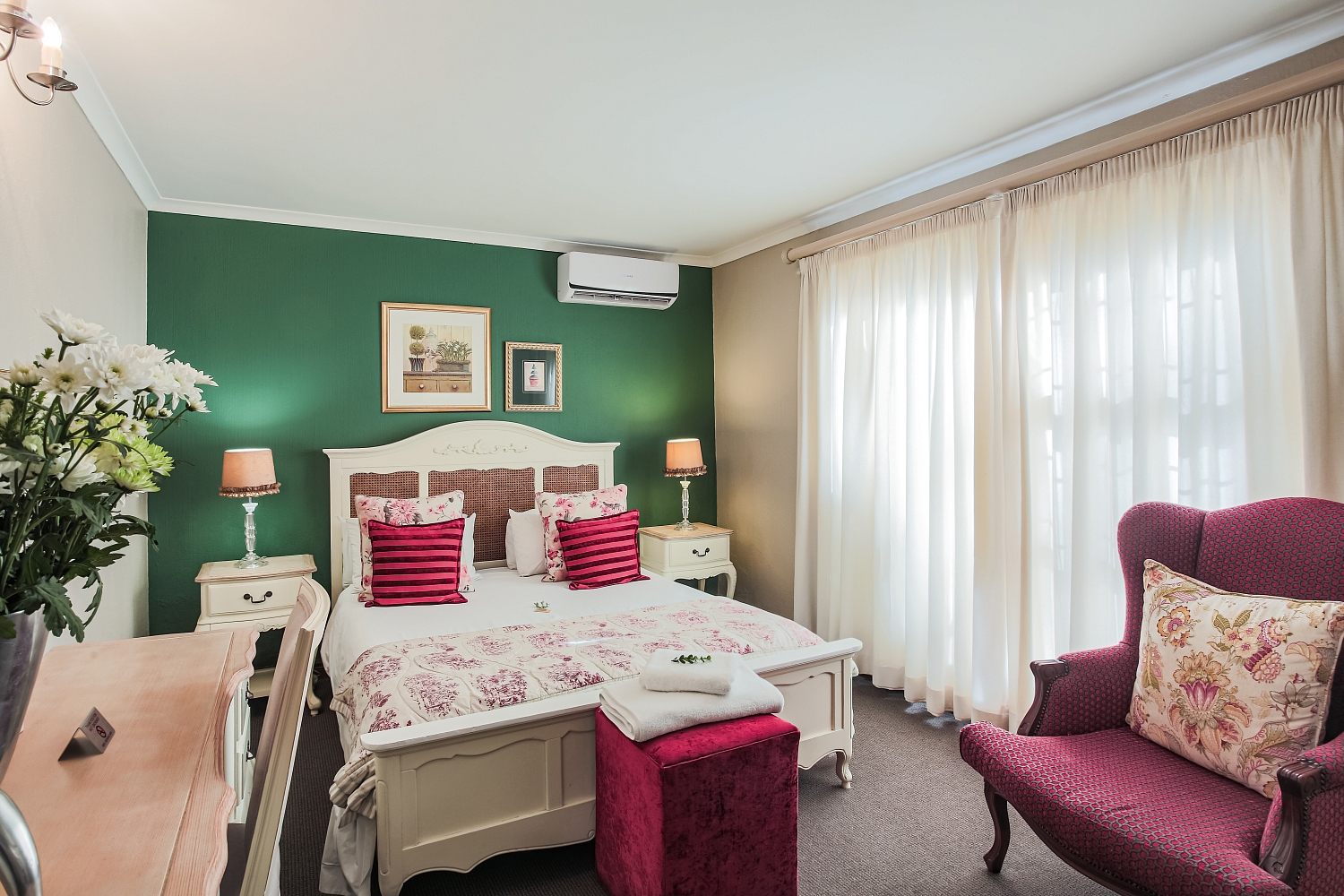 Картины в отелях и гостевых домах