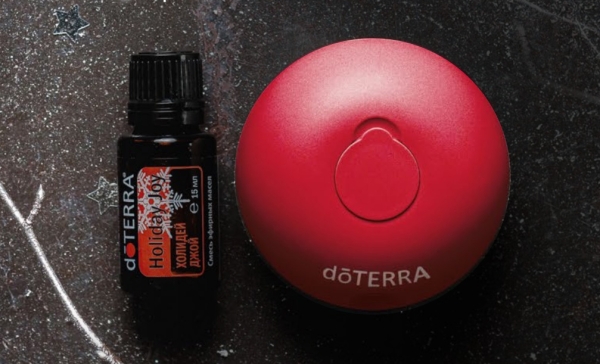 Набор doTERRA "Праздничный красный" портативный диффузор Bubble с датчиком движения и смесь "Холидей Джой", 15 мл - Диффузоры - Каталог товаров