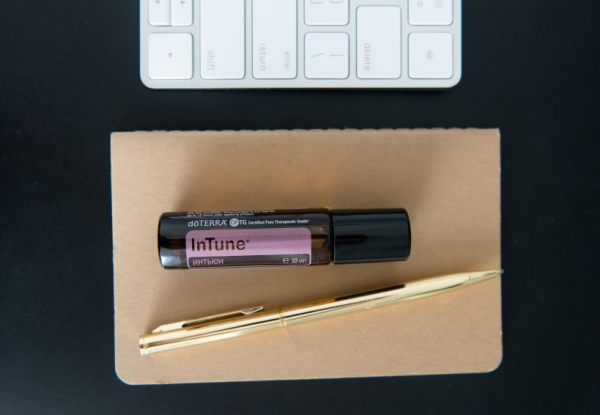 "ИнТьюн" смесь эфирных масел для концентрации, doTERRA InTune Touch, роллер 10 мл - Смеси эфирных масел - Каталог товаров