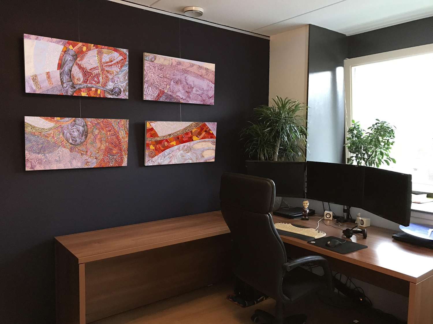 Картины в офисах