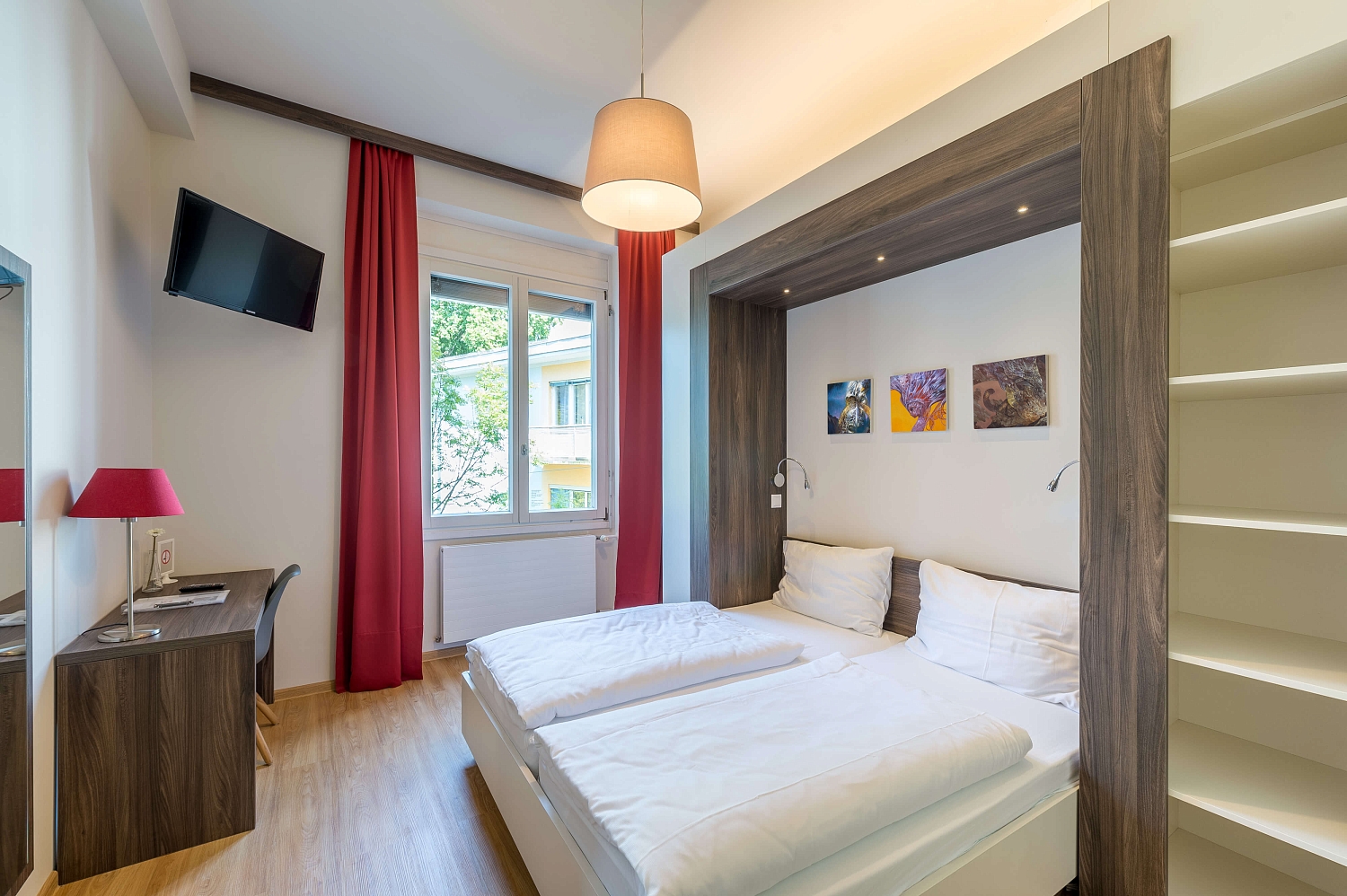 Картины в отелях и гостевых домах