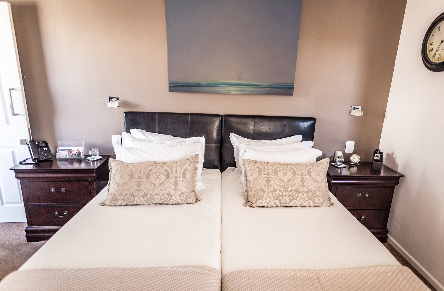 Картины в отелях и гостевых домах