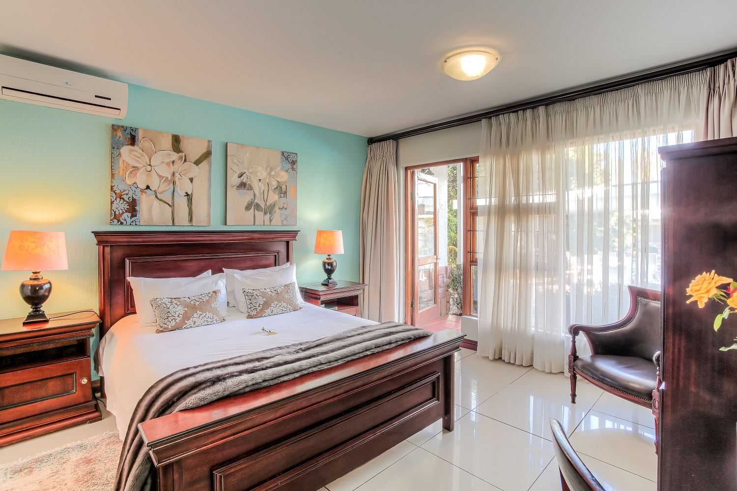 Картины в отелях и гостевых домах