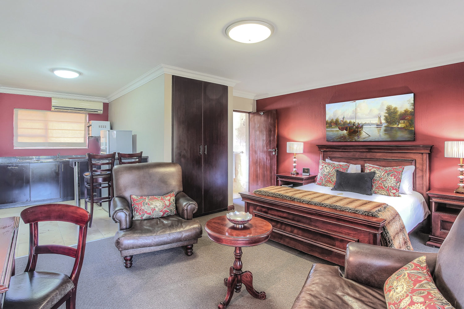 Картины в отелях и гостевых домах