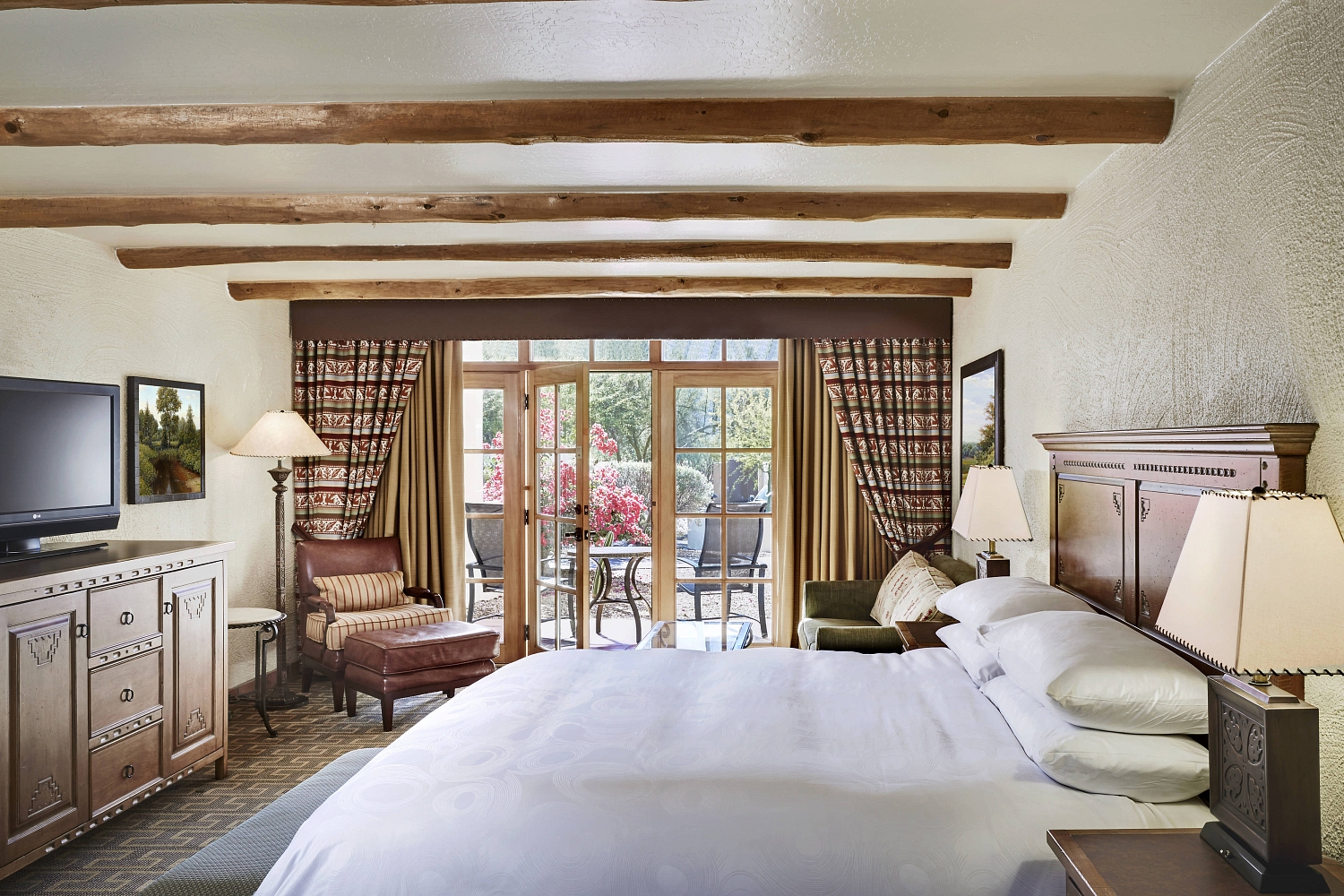 Картины в отелях и гостевых домах